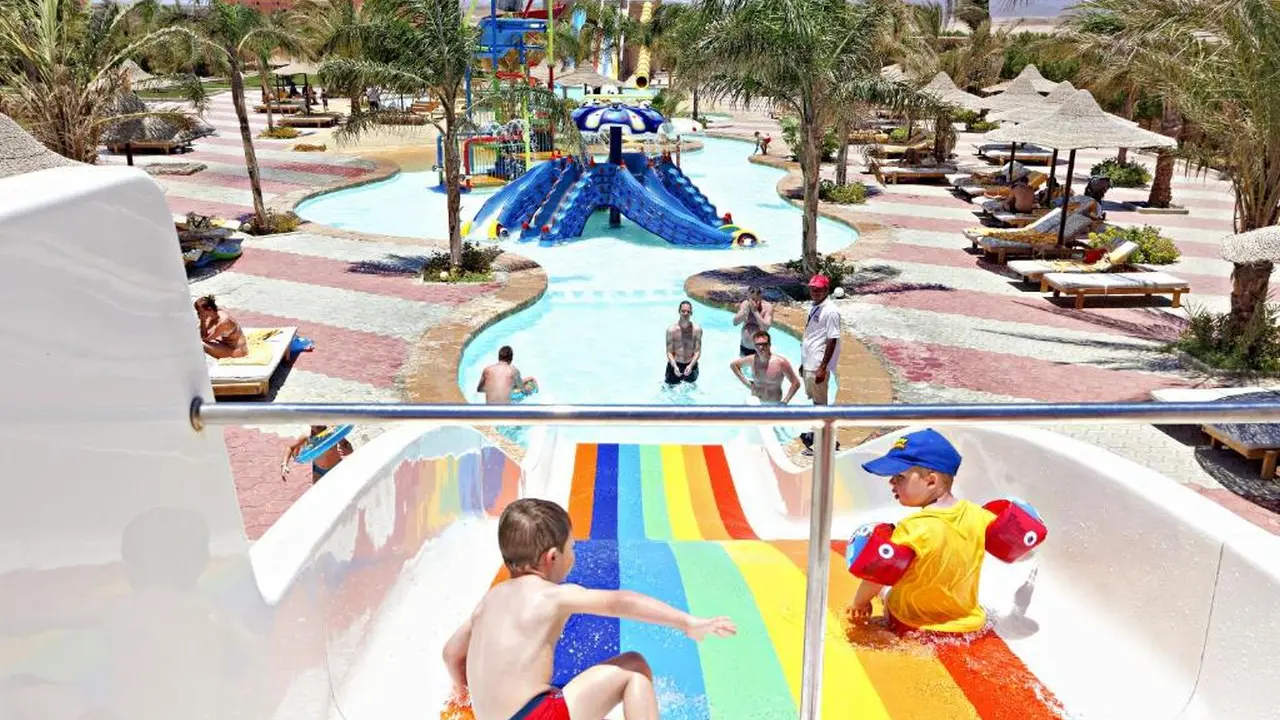 الفندق ثري كورنرز سي بيتش - مرسى علم